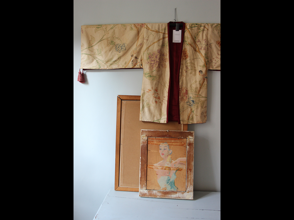 Les Papillons by Lacomune. Kimono-arazzo della collezione 2018. Tapestry-kimono from the 2018 Collection.