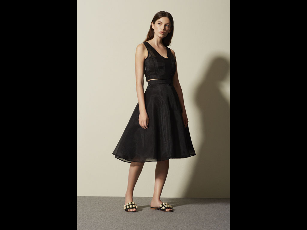 Manila Grace. Uno look della capsule Red Carpet firmata Manila Grace. Primavera/Estate 2018. Spring/Summer 2018.