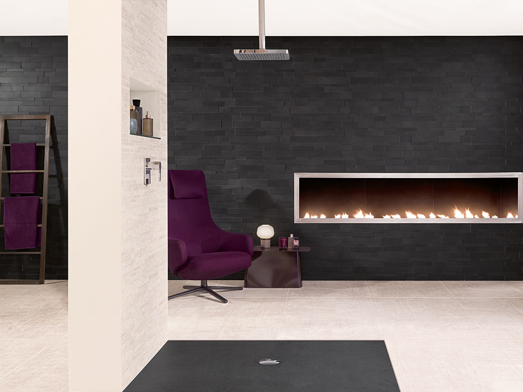 Villeroy & Boch. I piatti doccia “Infinity”, premiati con l’iF Design Award 2016, possono essere tagliati su misura anche in forme speciali per adattarsi in situazioni di spazio difficili. Caratteristiche tecniche fondamentali come superficie antiscivolo certificata, isolamento acustico e assenza di barriere architettoniche per una massima accessibilità.