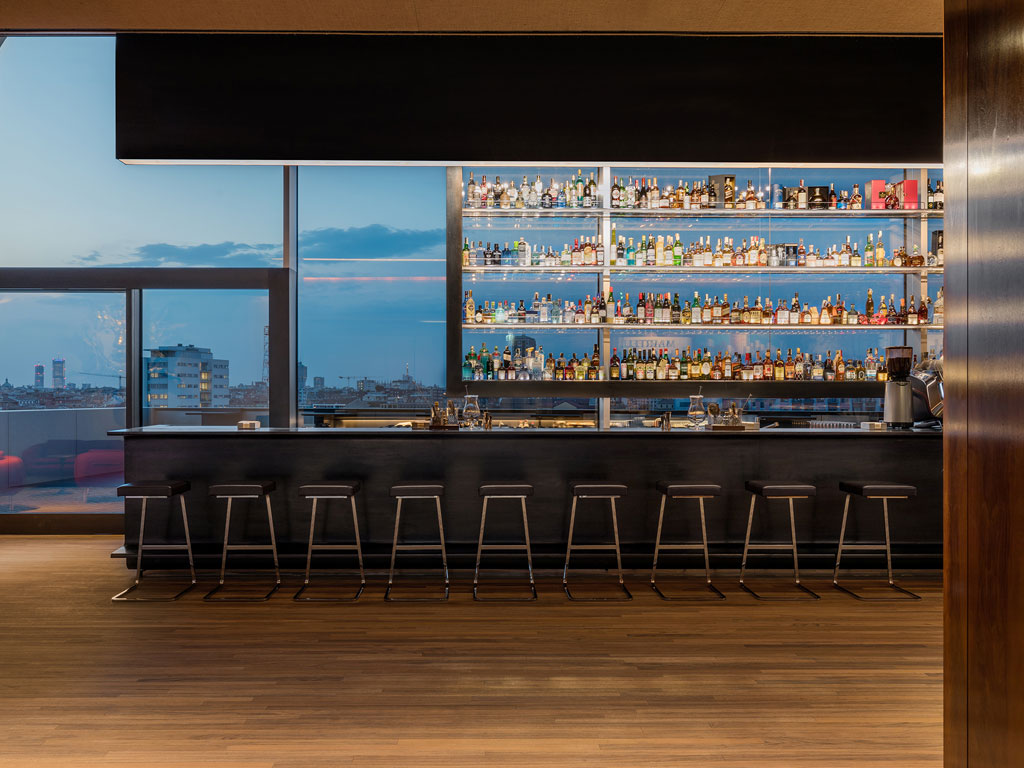 Ristorante Torre. Fondazione Prada, Milano. (Foto: Delfino Sisto Legnani e Marco Cappelletti, Courtesy Fondazione Prada).