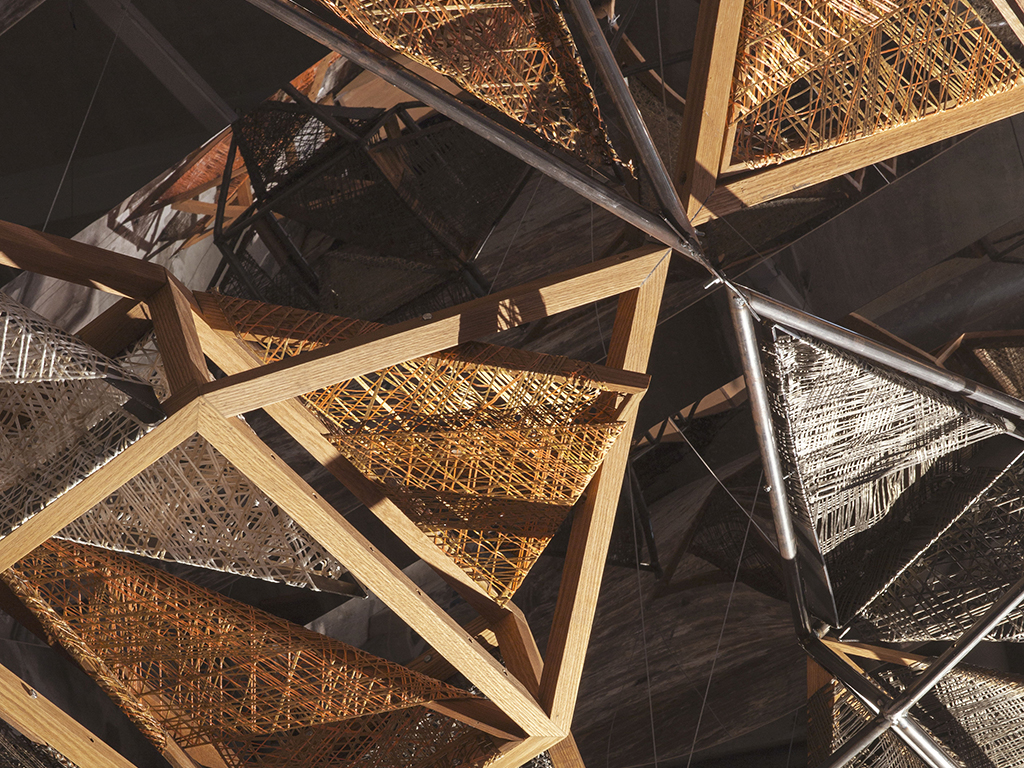 Weaving Architecture. Installazione realizzata dallo Studio di Architettura Benedetta Tagliabue EMBT per la Biennale di Architettura 2018. Credit: Giovanni Nardi.