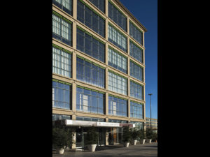 10.DoubleTree by Hilton Torino esterno giorno 300x225