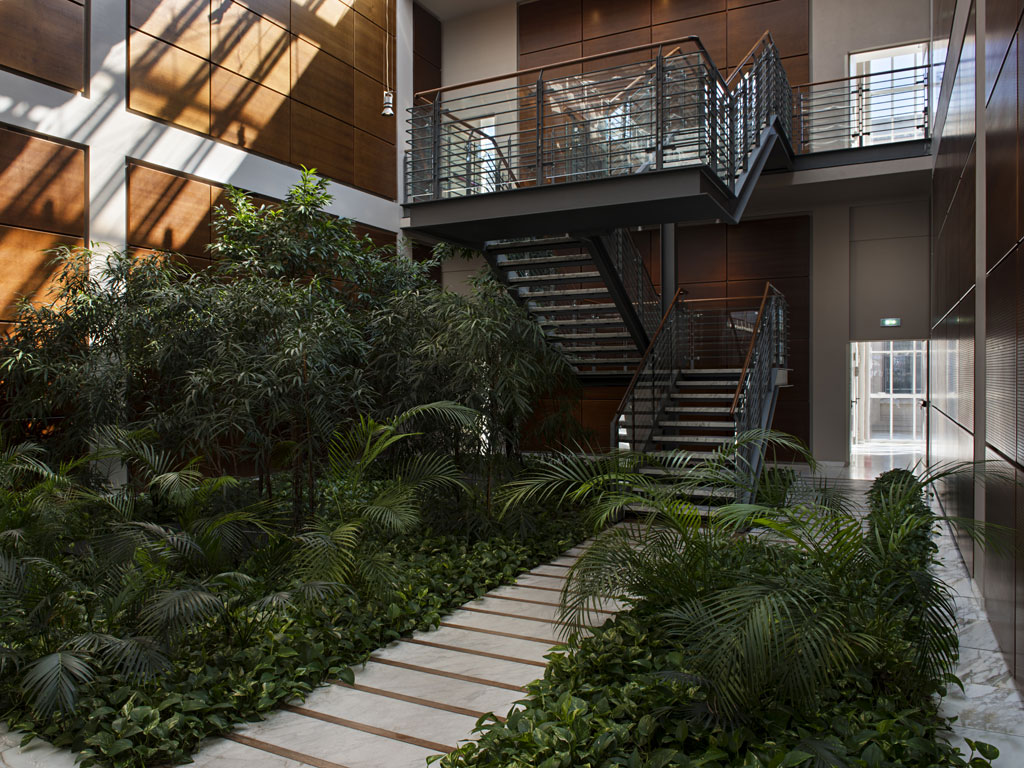 DoubleTree by Hilton Torino Lingotto. Il giardino.
