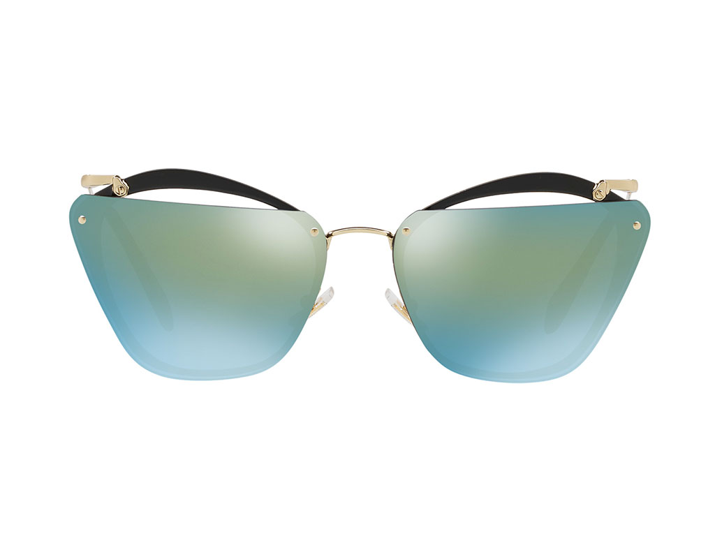 Miu Miu. Silhouette femminile e irregolare per questo modello in metallo smaltato e lenti con protezione UVA / UVB 100% cut-out sovrapposte al frontale per questo modello in colore nero.