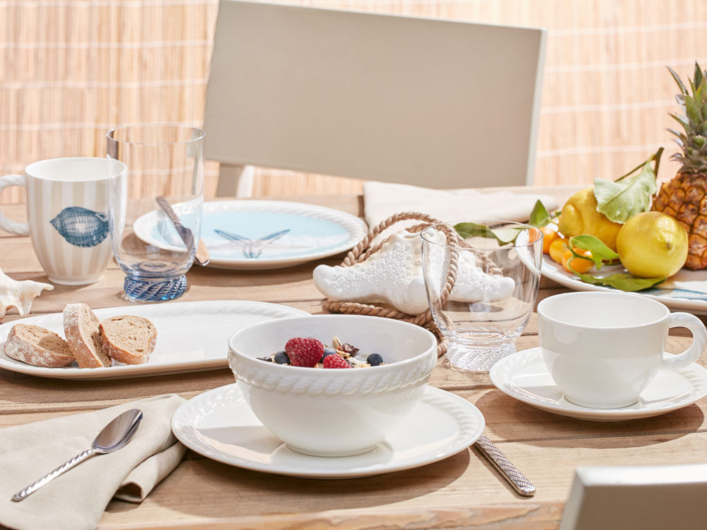 Villeroy & Boch. Collezione di piatti, bicchieri e posate “Montauk”.