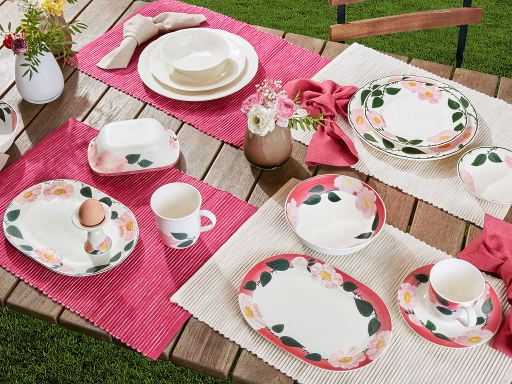 Villeroy & Boch. Collezione di piatti in porcellana “Rose sauvage”.