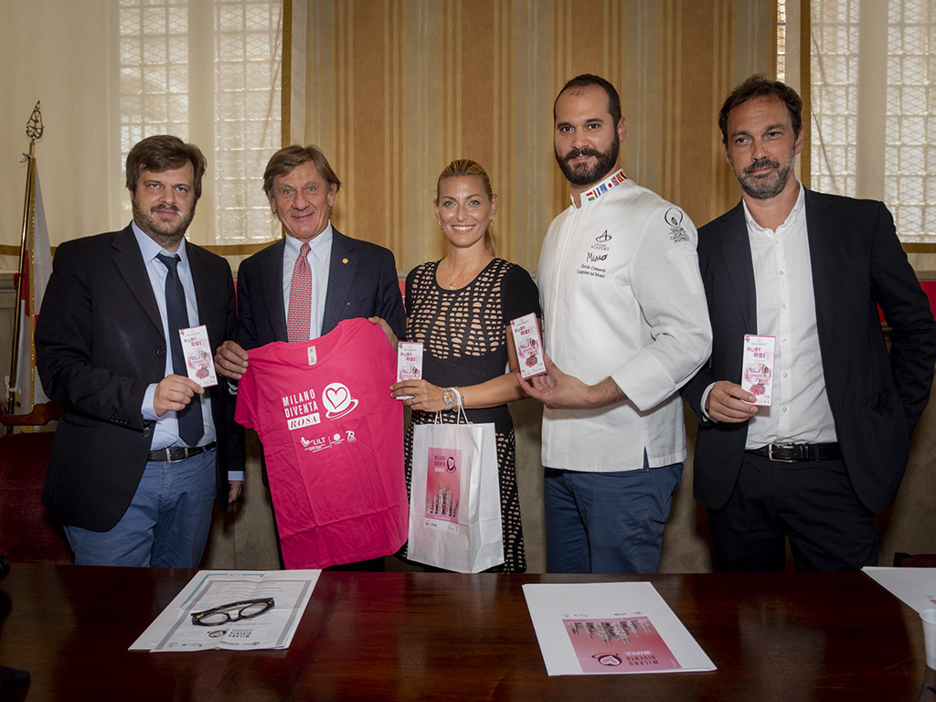 Pierfrancesco Majorino - Assessore alle Politiche Sociali, Salute e Diritti, Prof. Marco Alloisio - Presidente LILT Milano, Federica Fontana - Presentatrice TV, Davide Comaschi - Maître Chocolatier e direttore di Chocolate Academy Center Milano, Simone Annese - Direttore Marketing Area Gourmet Barry Callebaut durante la conferenza stampa.