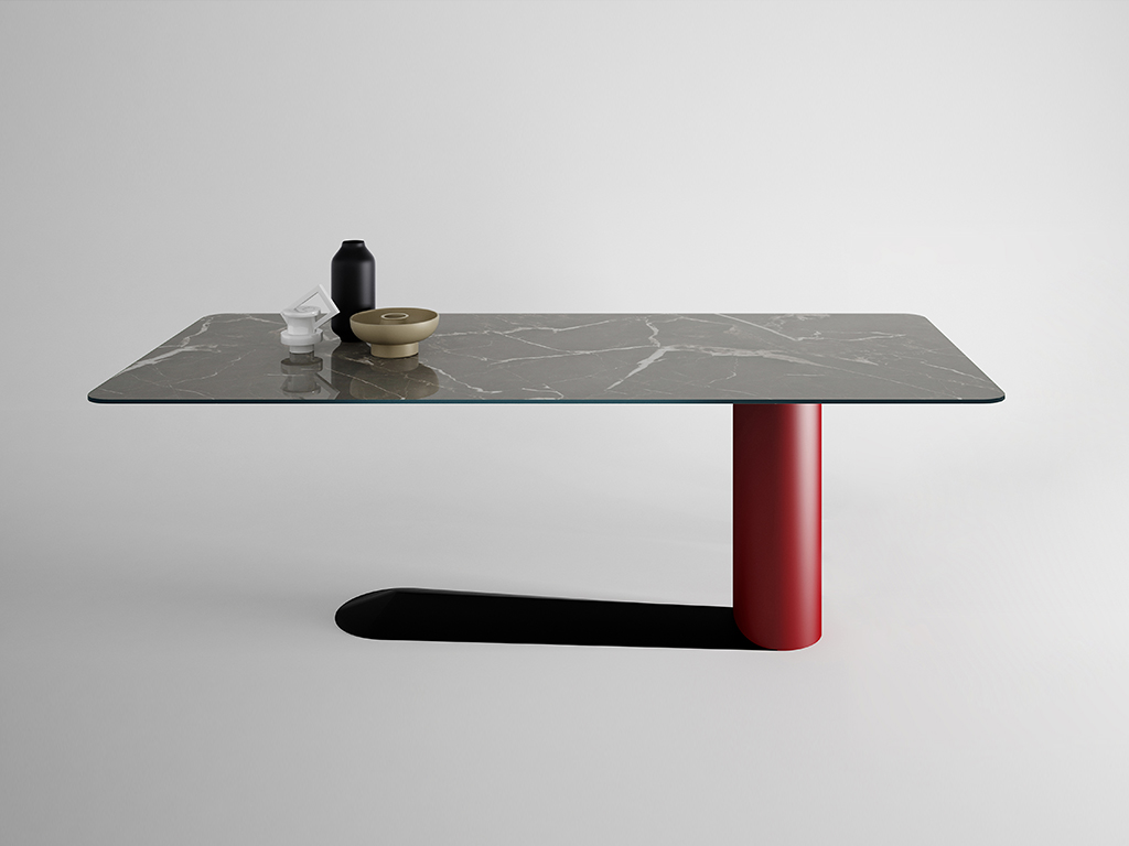 Lago. Il Tavolo Bold, design Daniele Lago, sembra voglia sfidare la forza di gravità con un unico supporto decentrato in grado di reggere il peso del top ultra sottile e dagli angolo smussati. La gamba è in metallo verniciato rosso e personalizzabile. Top in gres supportato da una struttura metallica o in vetro XGlass (nei colori: calacatta gold, calacatta black e marquina) o in legno di rovere. Lunghezza del top: L220cm o L100cm.