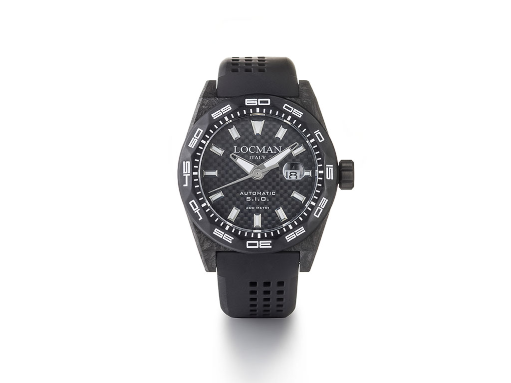 Locman Orologi. Stealth 300 Metri Carbon è dotato di una formidabile cassa in carbonio forgiato dal pieno, quadrante in fibra di carbonio, fondo in titanio. Il primo orologio al mondo con cassa in fibra di carbonio, primato della Locman che lo lanciò nel 2003.
