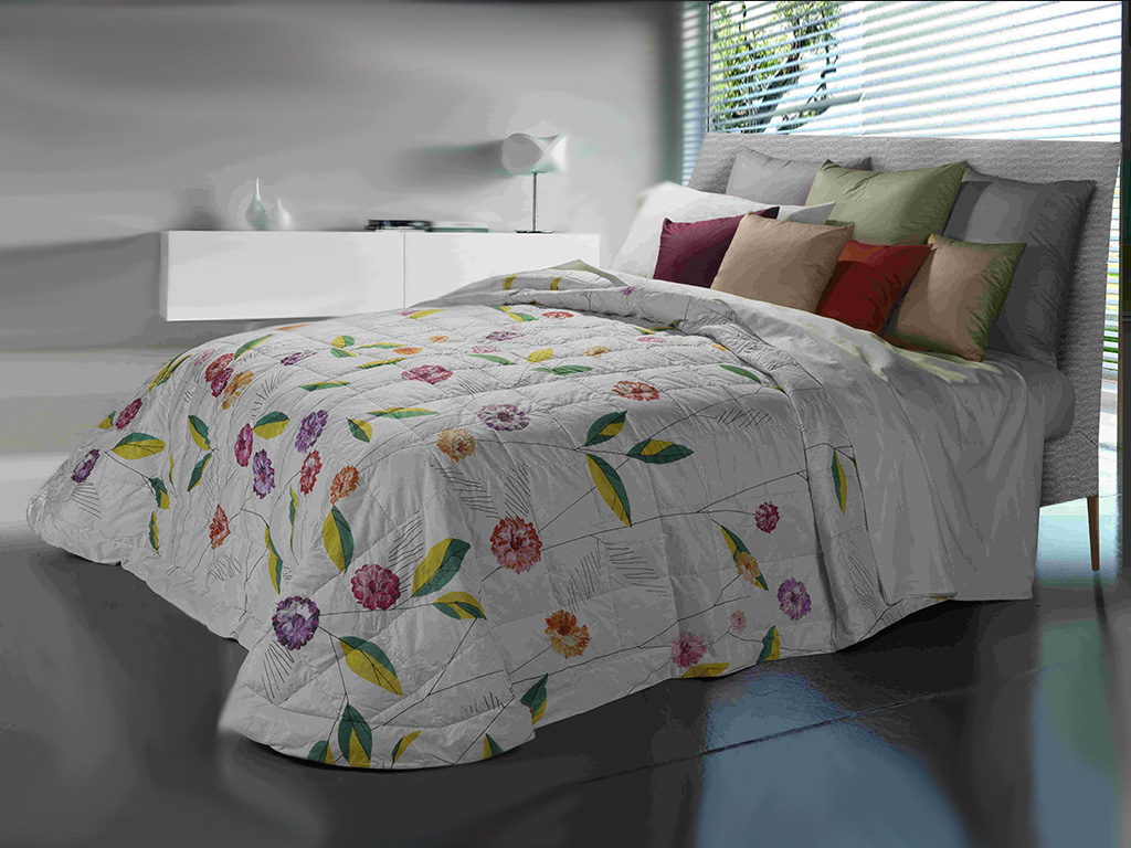 Cinelli Piume e Piumini. Collezione “CreArt”, modello O063 versione Sogno, ideale per la mezza stagione. Le dimensioni delle trapunte si suddividono in: Matrimoniale (270x260 cm), piazza e mezza (220x260 cm) e singolo (180x260 cm).