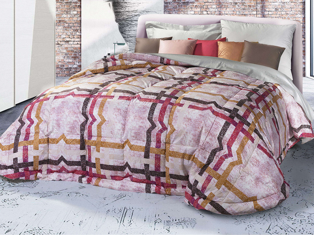 Cinelli Piume e Piumini. Collezione “CreArt”, modello O056 nella versione standard, ideale per i mesi più freddi. Il confezionamento è a quadri fissi di 20x20 centimetri, gli angoli sono stondati e a salamotto imbottito.