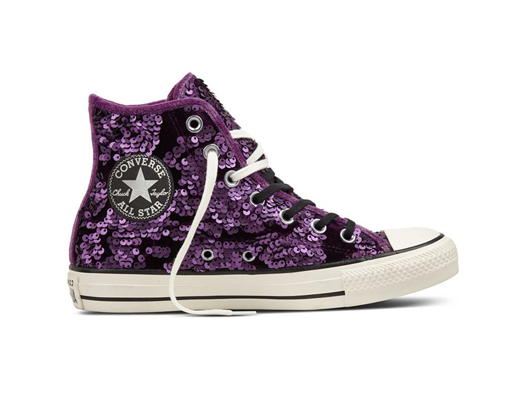 Converse. Chuck Taylor Hi Alla Star in velluto e pailettes viola alla over.