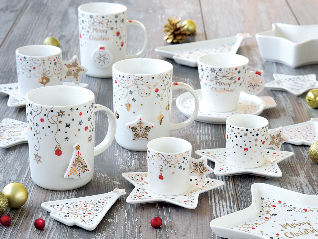 Easy Life. D’ispirazione naïf l’originale collezione “Merry Christmas” realizzata in porcellana e composta da numerosi complementi dall’iconica forma di stella o albero di Natale.