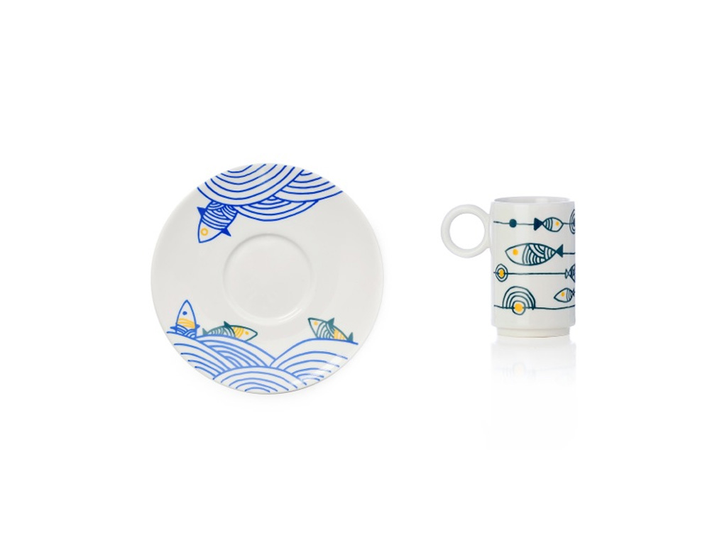 Galapagos, set di tazze in porcellana per portare nella pausa caffè i colori delle isole Galapagos: pesci, pavoni e serpenti, realizzati con un tratto stilizzato che ricorda lo stile naif. Opera del duo di designer italo-giapponese Mist-o. A partire da Euro 12,90.