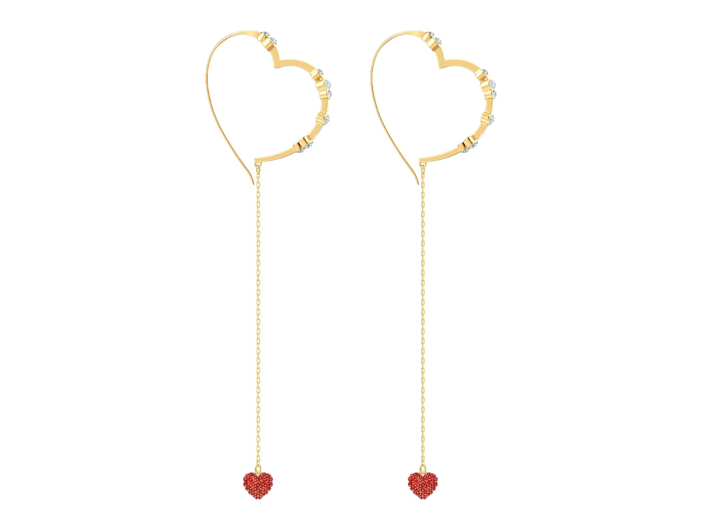 Swarovski. Sono lunghi gli orecchini a forma di cuore in metallo con placcatura oro e cristalli Swarovski. Collezione Primavera/Estate 2019.