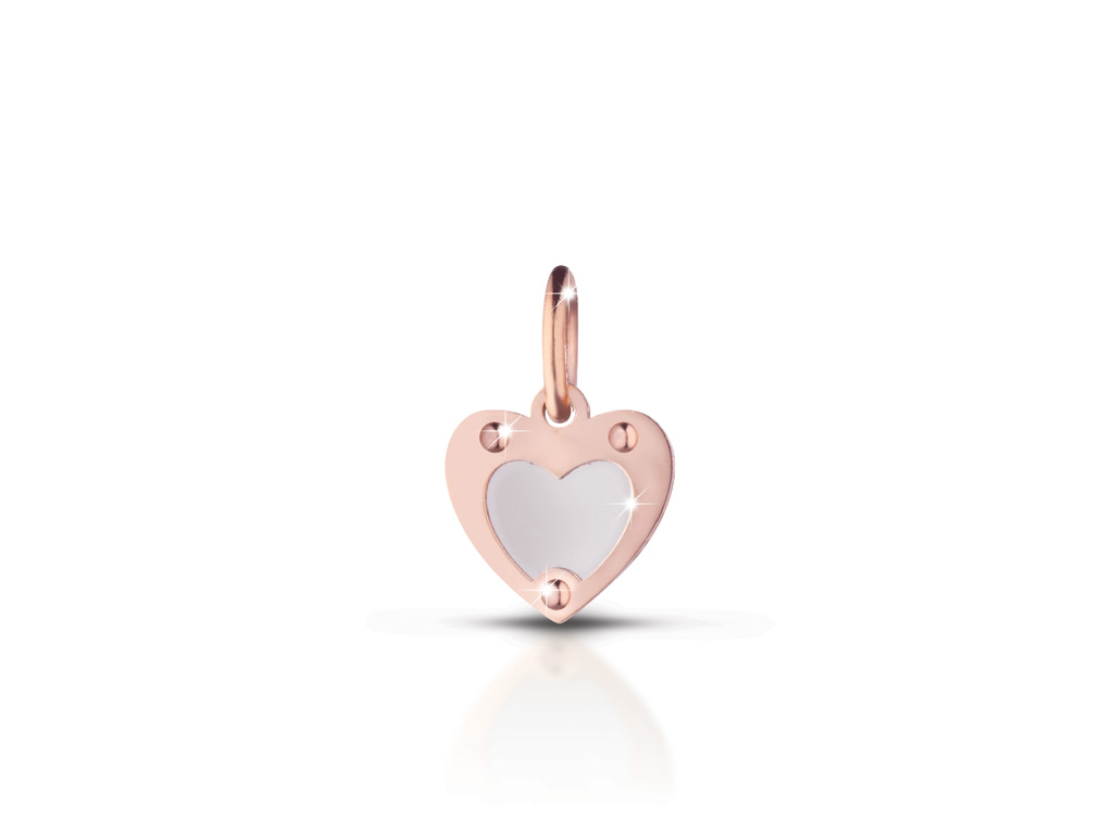 leBebé. Un charm che rappresenta il simbolo dell'amore, lavorato in argento e oro rosa 9 kt della collezione “Lock Your Love”. Collezione Primavera/Estate 2019.