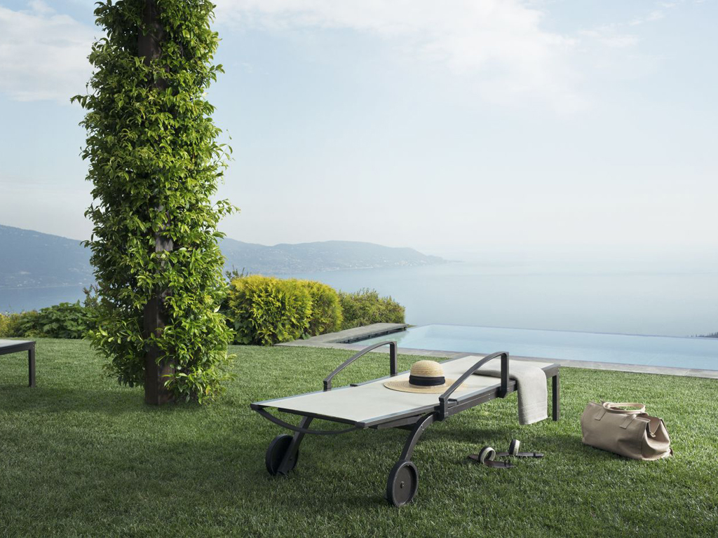 Lefay Resort & SPA Lago di Garda. Mondo Lefay SPA, ospita nell’area “Mondo Acqua e Fuoco”: piscine, grotte e laghetti. Le piscine si suddividono in: salina interna ed esterna riscaldata; la sportiva da 25 metri omologata riscaldata e idromassaggio riscaldato “Fonte Roccolino”.