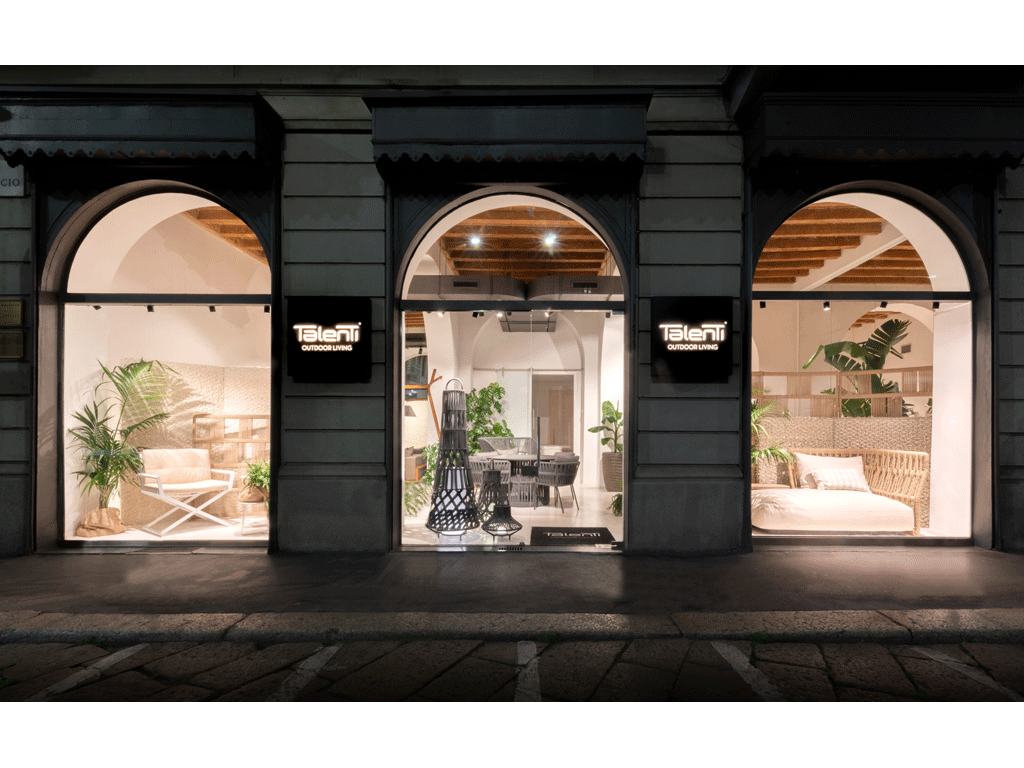 Talenti. Le tre vetrine dello show room milanese, in Via Pontaccio 19, in zona Brera.
