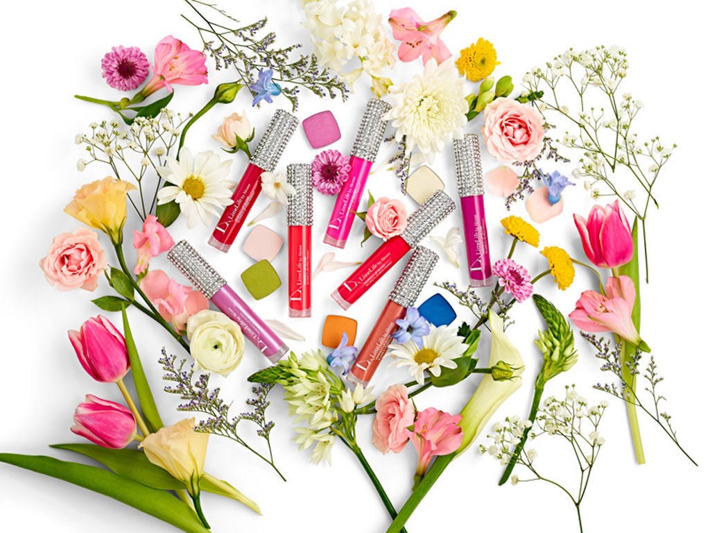 LimeLife by Alcone. La linea makeup professionale ad alta pigmentazione si arricchisce con la versione in formato tascabile di “Perfect Lip Gloss Fresh Picked” con formula “non-stick” per un effetto “labbra voluminose”.