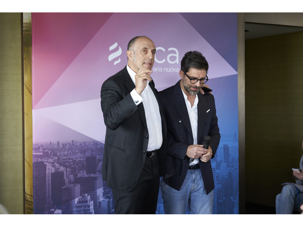 Elica. Francesco Casoli, Presidente del Gruppo Elica e Fabrizio Crisà, Global Design Director dell’azienda durante l’evento “La Rivoluzione che non ti aspetti. Fuoco e Aria hanno nuove forme”, tenutosi a Milano, lo scorso maggio, presso la Terrazza 12 del The Brian & Barry Building. Focus della giornata: la strategia di crescita di Elica sui mercati internazionali, la nuova brand identity e l’evoluzione della collezione Nikola Tesla. (photo Marco Scarpa)
