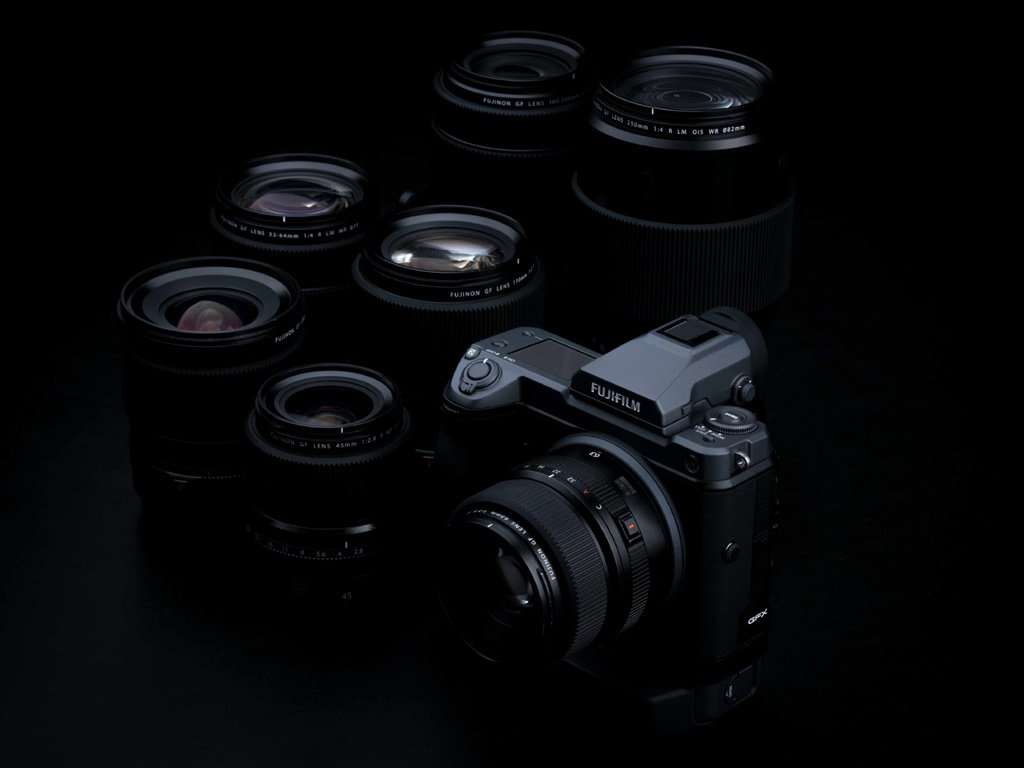 Fujifilm con la fotocamera GFX 100 si è aggiudicata dalla giuria dell'EISA Expert Imaging and Sound Association il premio