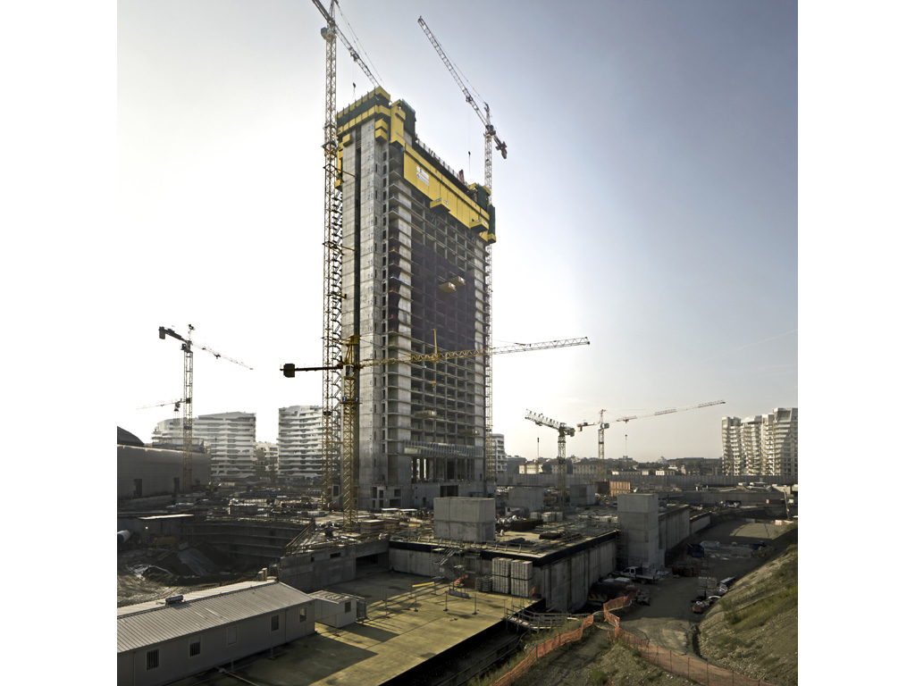 Andrea Maffei. La Torre Allianz, edificio progettato dagli architetti Andrea Maffei e Arata Isokazi. In costruzione nell'ex area Fiera, CITYLIFE a Milano (foto Studio Chemollo)