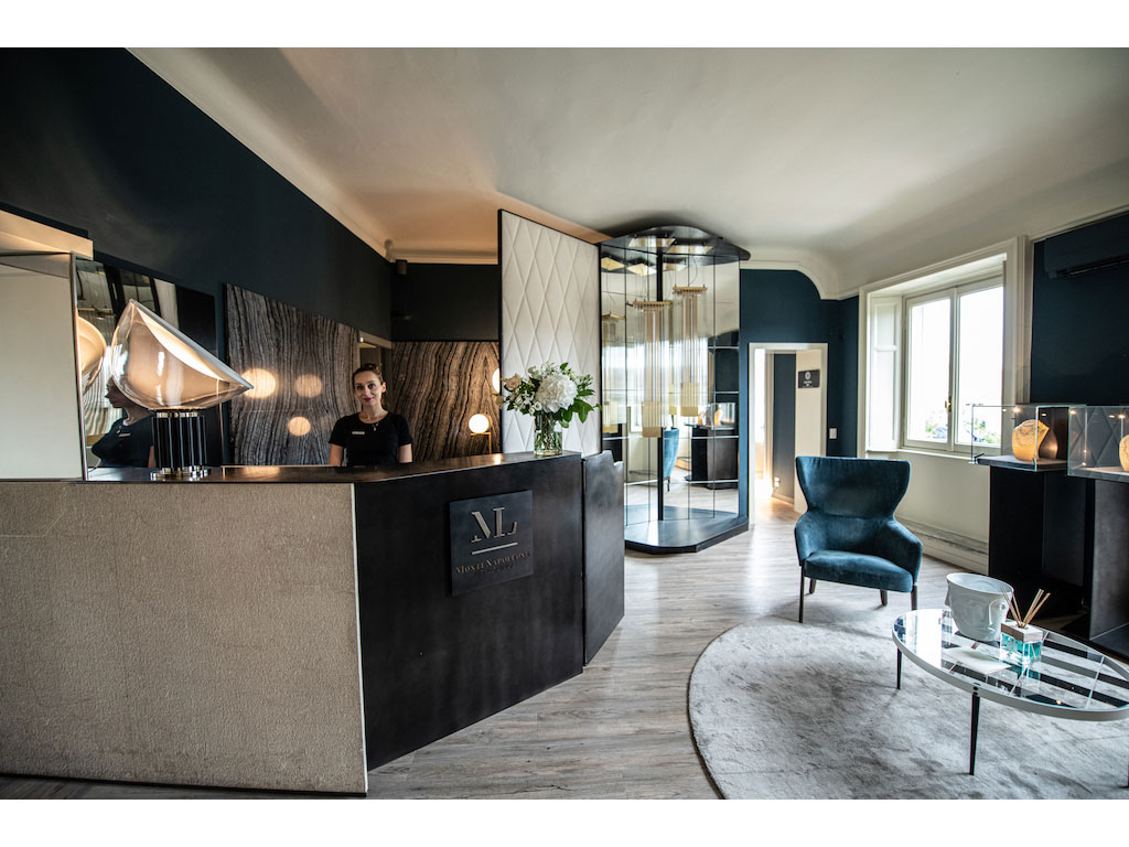 MonteNapoleone VIP Lounge. La nuova sede all'ultimo piano del civico 23 a Milano.