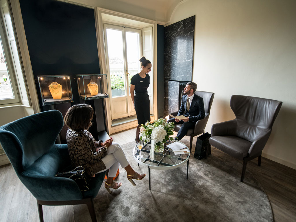 MonteNapoleone VIP Lounge. La nuova sede all'ultimo piano del civico 23 a Milano.