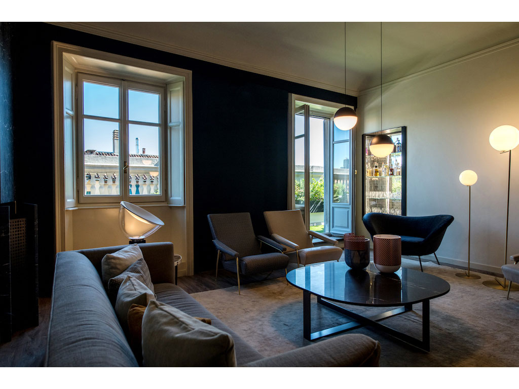 MonteNapoleone VIP Lounge. La nuova sede all'ultimo piano del civico 23 a Milano.