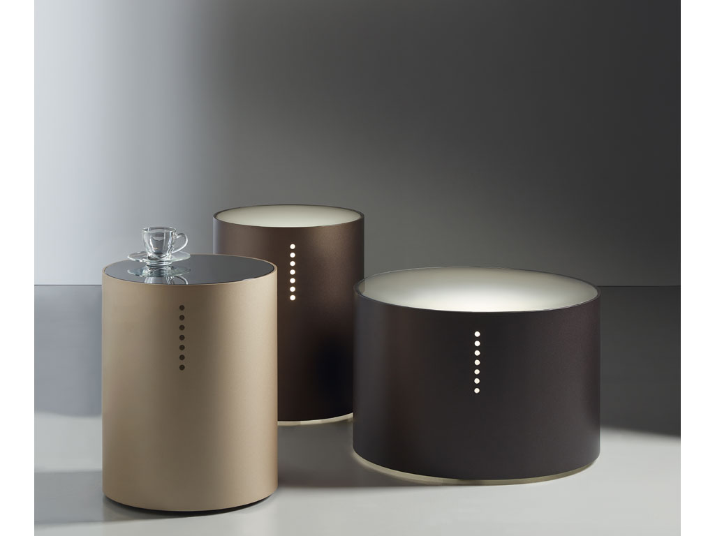 Acerbis. Tavolini luminosi, collezione “Sette Magie”, design Lella & Massimo Vignelli, 1989.