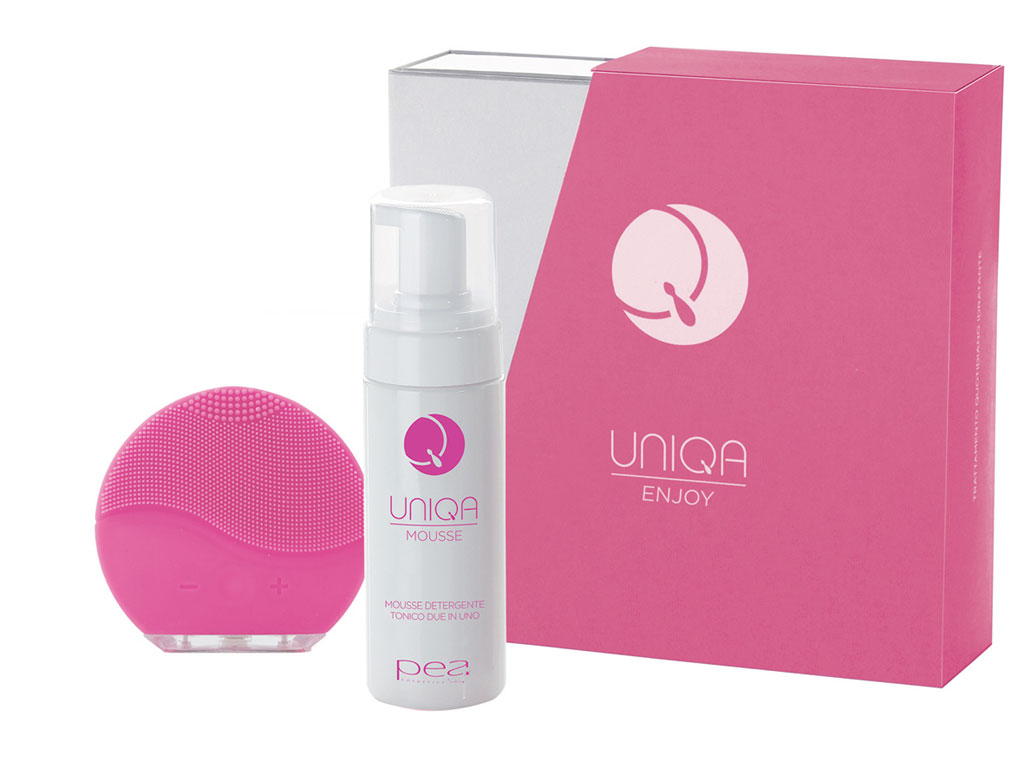 Pea Cosmetics. Uniqa Enjoy (1 flacone da 150 ml di UNIQA MOUSSE + 1 device elettronico per pulizia viso). Prezzo euro 49.