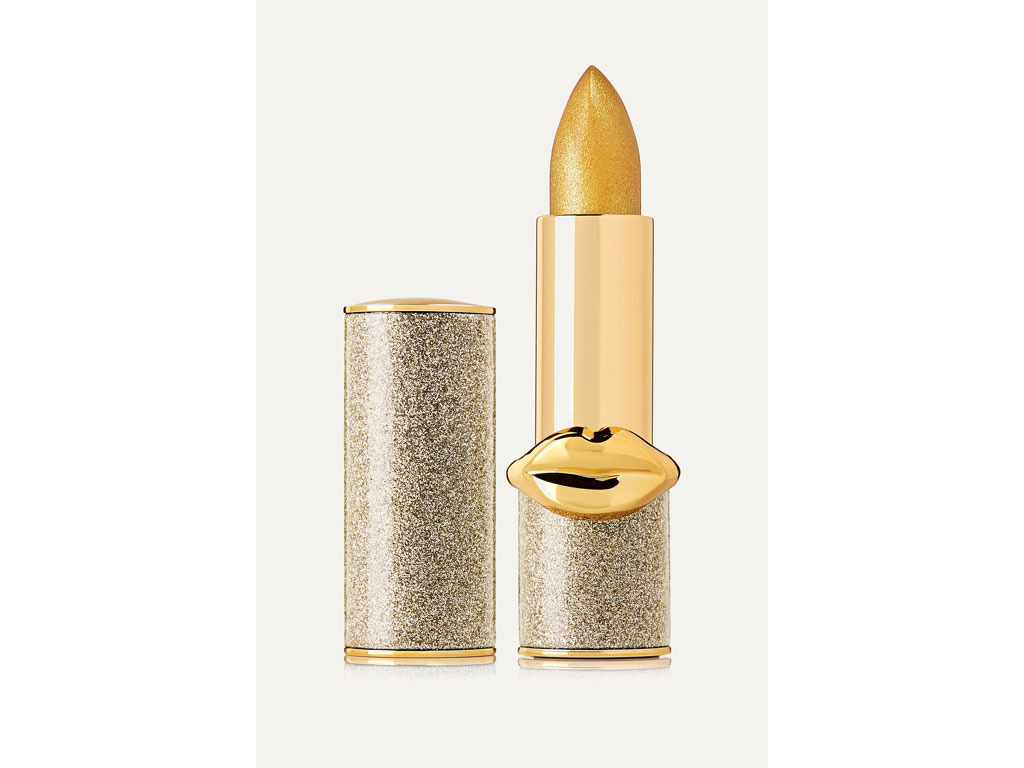 Pat McGrath. Il rossetto Blitz Gold ha una consistenza cremosa che lo rende super facile da applicare. La raffinata finitura glitter oro è perfetta per il make-up delle feste.