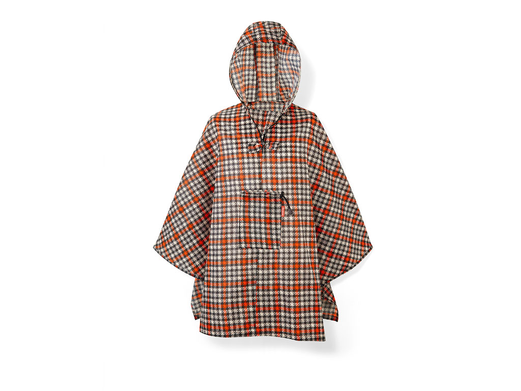 Reisenthel. Il mini maxi poncho ripiegabile nella pratica bustina. In vendita: mini maxi shopper euro 5.95 + mini maxi poncho euro 29.95.