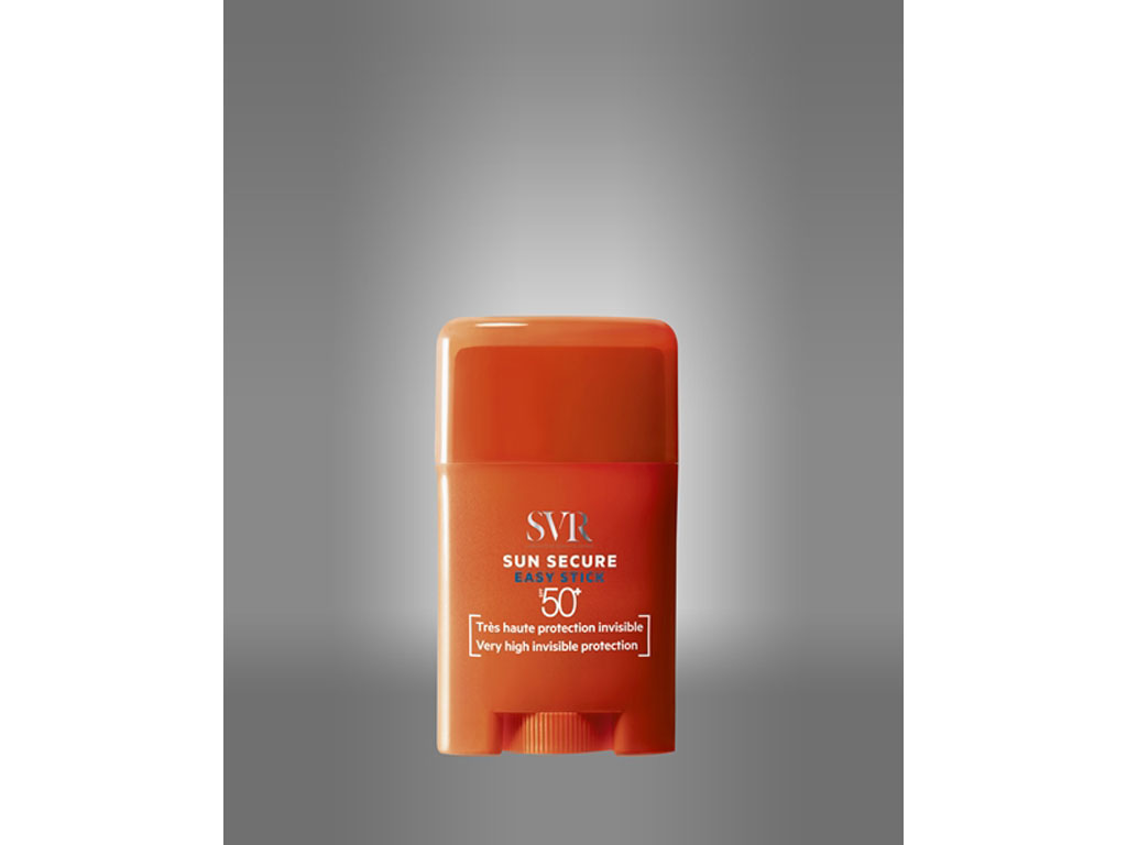 SVR. Lo stick Sun Secure Easy Stick SPF 50⁺ oltre a proteggere la pelle, assicura un'azione efficace sullo stress ossidativo provocato dalle radiazioni solari e ripara in profondità il DNA all'interno delle cellule. La texture gel trasparente si fonde con la pelle, dal primo passaggio e non lascia tracce bianche. Prezzo euro 13,50.