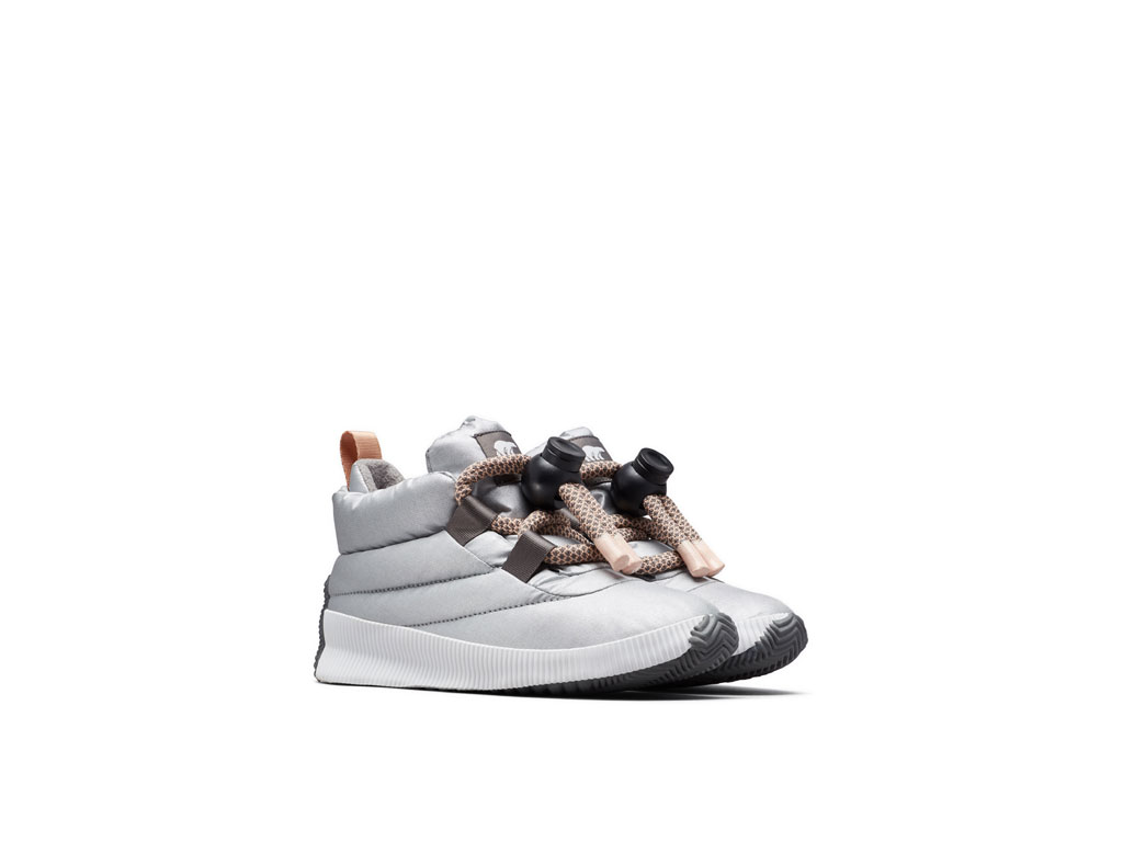 Sorel. Out N About™ Puffy Lace, comfort da sneaker, imbottitura da 200 grammi. La tomaia è in nylon mentre la fodera interna è in micropile. Calde, impermeabili e comode. Prezzo euro 139,99.