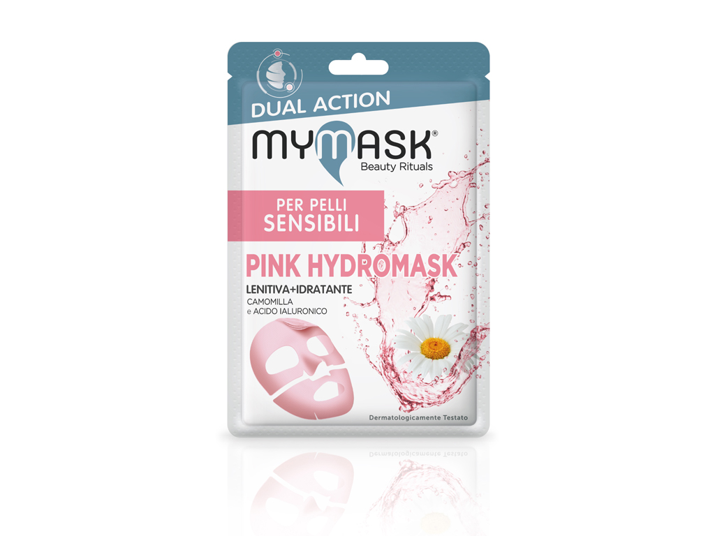 My Mask®. Nell’immagine la maschera Pink Hydromask dalle proprietà lenitive ed idratanti, formulata per le pelli sensibili. Ingredienti: la Camomilla dall’azione lenitiva, agisce su zigomi e mento lenendo il rossore della pelle sensibile donando uniformità alla pelle; l’Acido Ialuronico che lavora sul contorno degli occhi e sulla fronte idratandoli in profondità. Prezzo consigliato: euro 4,90.