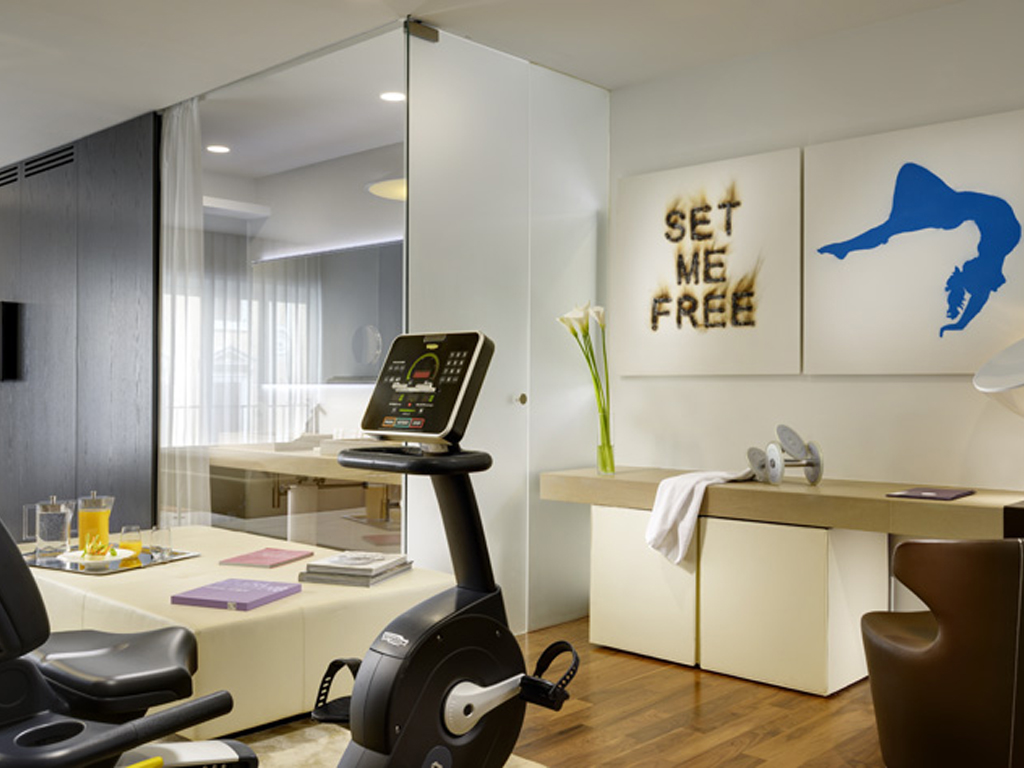 Palazzo Montemartini Rome - A Radisson Collection Hotel. L’albergo offre 82 ampie camere e suite dotate di ogni comfort, da terrazze con vista sulla Capitale alla SPA privata.