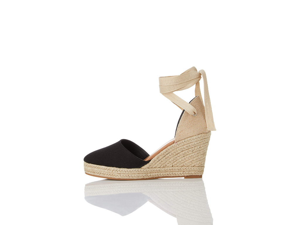 Find di Amazon. Sono un must le espadrillas in tela con lacci alla caviglia, zeppa e comoda suola in gomma.
