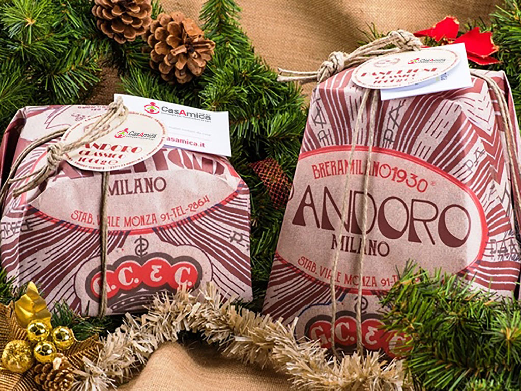 CasAmica Onlus. I Prodotti Solidali: panettoni o pandori Giovanni Cova & Co. La donazione minima è di euro 16,00. Altrimenti il tris mini sempre Giovanni Cova & Co. con panettone classico, uno al cioccolato e un pandoro da 100 gr.. Donazione minima di euro 10,00. Altrimenti la miscela di tè Festa, disponibile in vari formati. Donazione da euro 6,00 a euro 12,00. I Regali di Cuore: Notte di Natale, donazione minima di euro 40,00 o la Colazione di Natale, donazione minima di euro 15,00 destinati a chi non potrà rientrare a casa durante le feste.