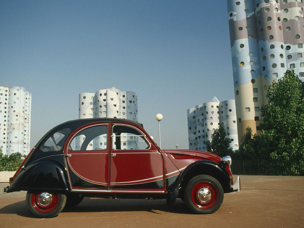 Citroën 2CV. Serie Speciale Charleston, rouge delage e nero, 1981.
