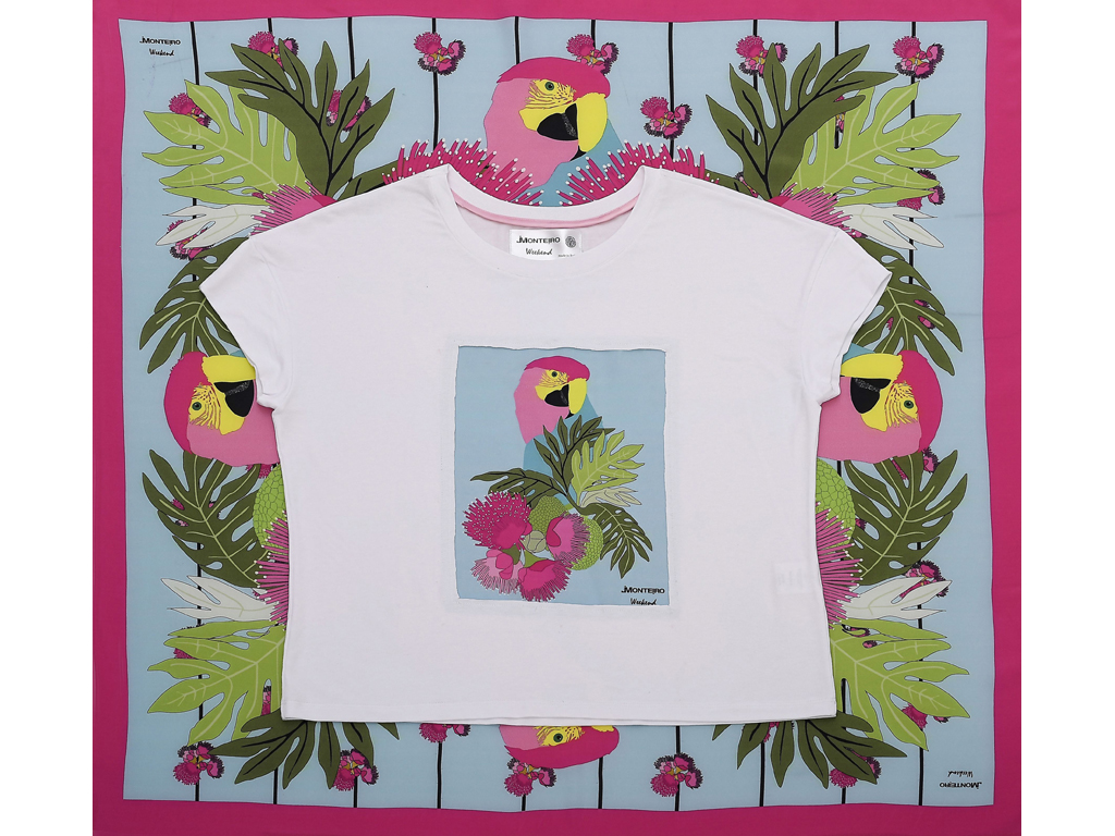 Jenny Monteiro. Collezione Weekend. T shirt e foulard sartoriali che rendono omaggio all’Amazzonia. Il foulard in seta (90x90 cm). Prezzo: euro 149,00. T shirt femminile in cotone o in viscosa, entrambi modelli con illustrazione in seta con manica giapponese. Prezzo: euro 75,00. Con manica a raglan. Prezzo: euro 80. Maniche lunghe abbinabili alle t-shirt femminili. Prezzo: euro 5,00. T-shirt maschile in cotone. Prezzo: euro 65.