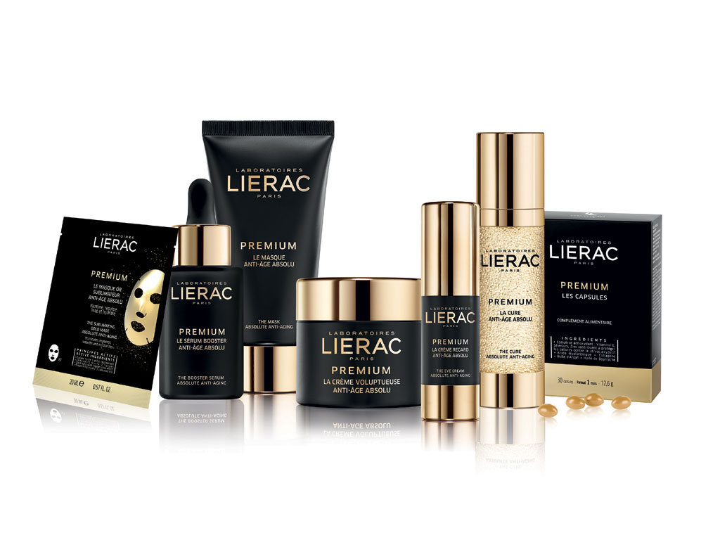 Lierac Laboratoires. Linea Premium. Da sx. La Maschera Oro Sublimante Anti-età (prezzo euro 12,90 busta 20 ml). Siero Anti-età Globale (vaso da 30 ml., prezzo euro 118,00). Le Masque Anti-età Globale (tubo da 75 ml., prezzo euro 61,00). Le Crème Voluptueuse Anti-età Globale (vaso da 50 ml., prezzo 115,00).La Crème Regard Anti-età Globale (vaso da 15 ml., prezzo 64,00).Le Cure Anti-età Globale (vaso da 30 ml., prezzo 126,00). Les Capsules Integratore Alimentare (confezione da 30 capsule, prezzo euro 43,90).