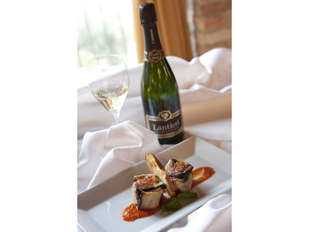 Agriturismo Corte Lantieri. Piatto estivo e Franciacorta D.O.C.G.