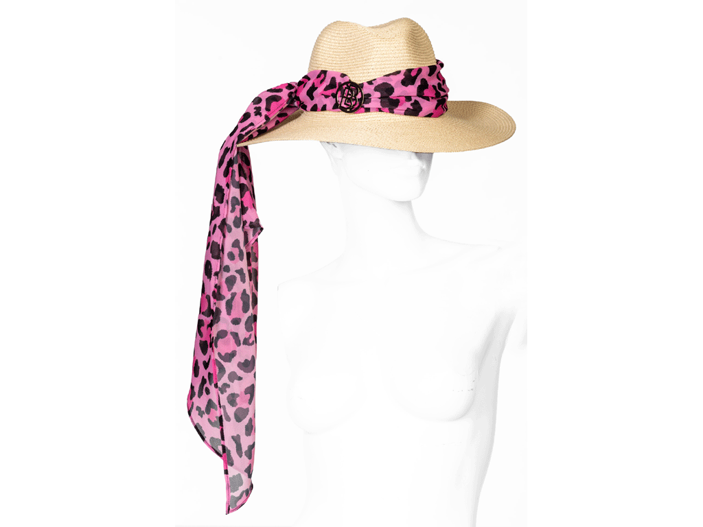 Babylon. Cappello a larghe tese con foulard animalier e spilla/logo. Prezzo: su richiesta.