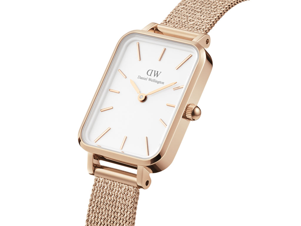 Daniel Wellington. Quadro Pressed Melrose. Orologio con cassa rettangolare, realizzato in acciaio inossidabile. Finitura disponibile in argento o placcato oro rosa. Meccanismo: Japanese Quartz Movement. Cinturino: Press Mesh. Dimensione: 20x26mm. Prezzo: euro 169,00.