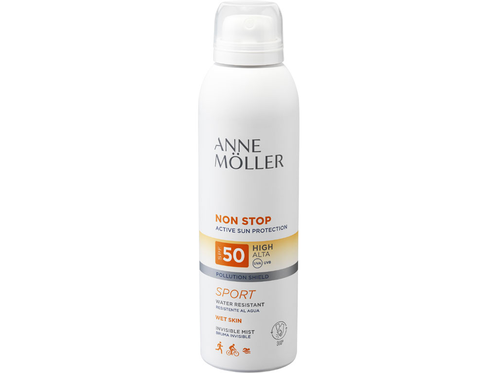 Anne Möller. Non Stop Suncare Invisible Mist 50. Spray corpo ad alta protezione solare. Consistenza non grassa e di facile assorbimento. Fattore di protezione: SPF 50. Confezione: 200 ml. Prezzo: euro 20,00.