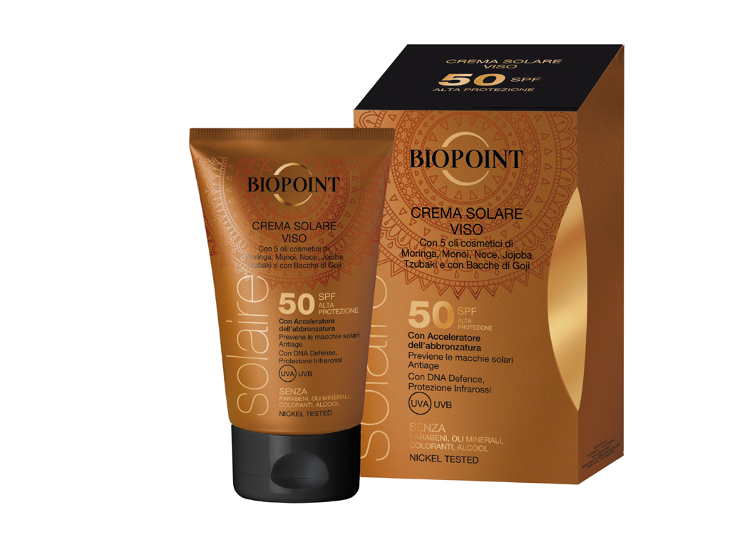 Biopoint Solaire. Crema viso disponibile nei fattori SPF 30 e 50. Prezzo: euro 16,00 (confezione da 50ml – SPF 50) e euro 15,50 (confezione da 50 ml – SPF 30).