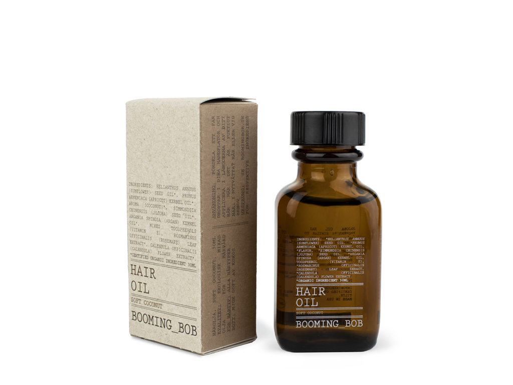 Booming Bob™. Hair Oil Soft Coconut. Olio per tutti i tipi di capelli all’aroma di cocco. Scaldare alcune gocce sui palmi delle mani e applicare sulle lunghezze dei capelli umidi. Confezione: 30 ml. Prezzo: euro 19,50. (Distribuito in Italia da Giada Distributions).