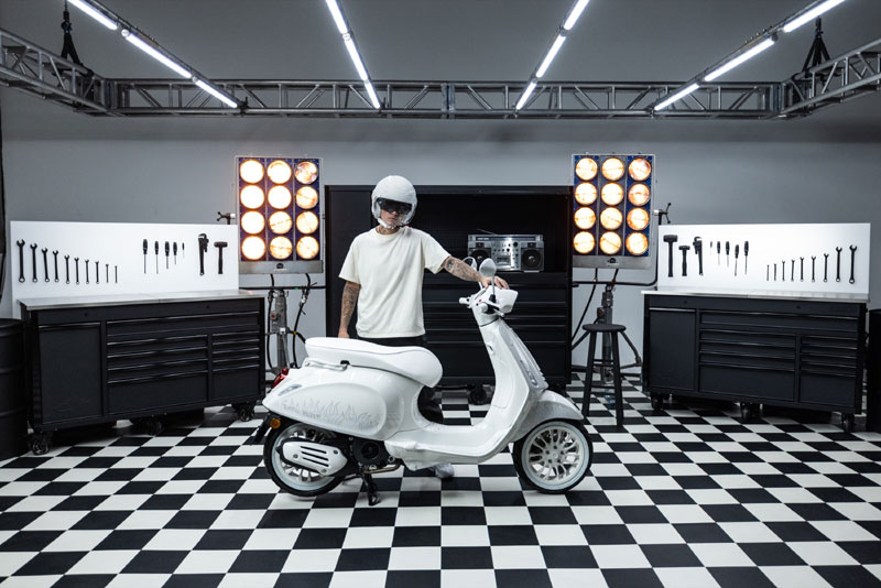Justin Bieber x Vespa 2022