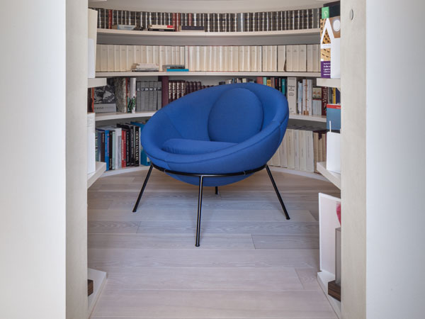 Arper Bardi s Bowl Chair ROMA Ph Serena Eller San Valentino 2023 3